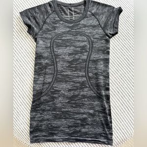 Lululemon swiftly short sleeve shirt